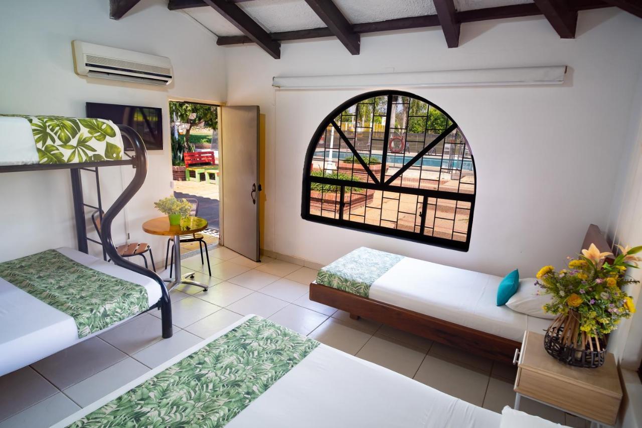 Playa Hawai Ibague Hotell Exteriör bild